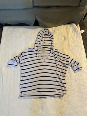 Chadwicks White and Navy Striped Hooded Short-Sleeve Pullover Top